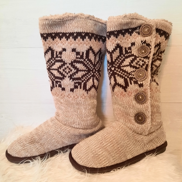 Muk Luks Shoes - Muk luks a la mode sweater boots sz 8